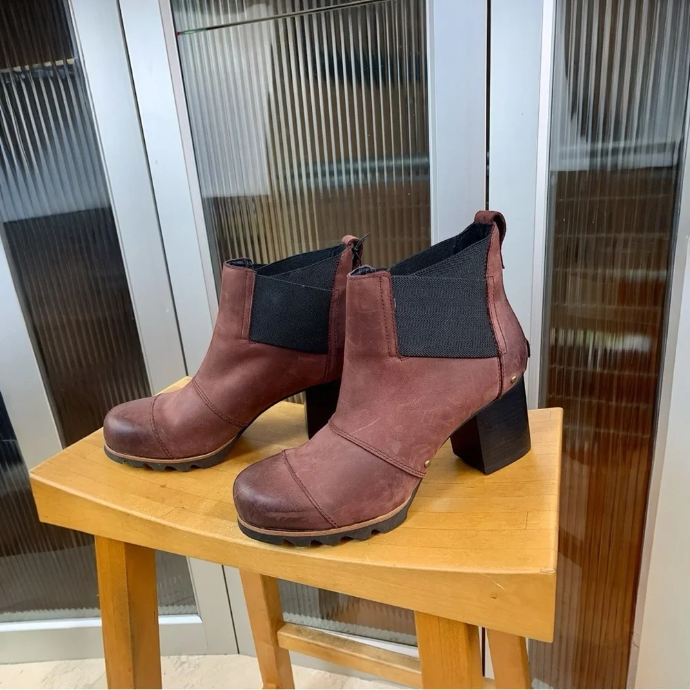 Sorel Women's Burgundy Addington Chelsea Ankle Boots - Picture 2 of 16